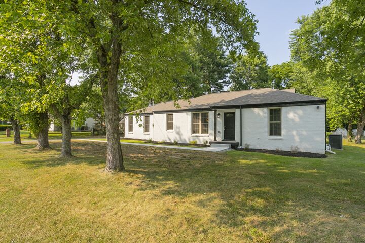 Property Photo:  1229 Berwick Trl  TN 37115 