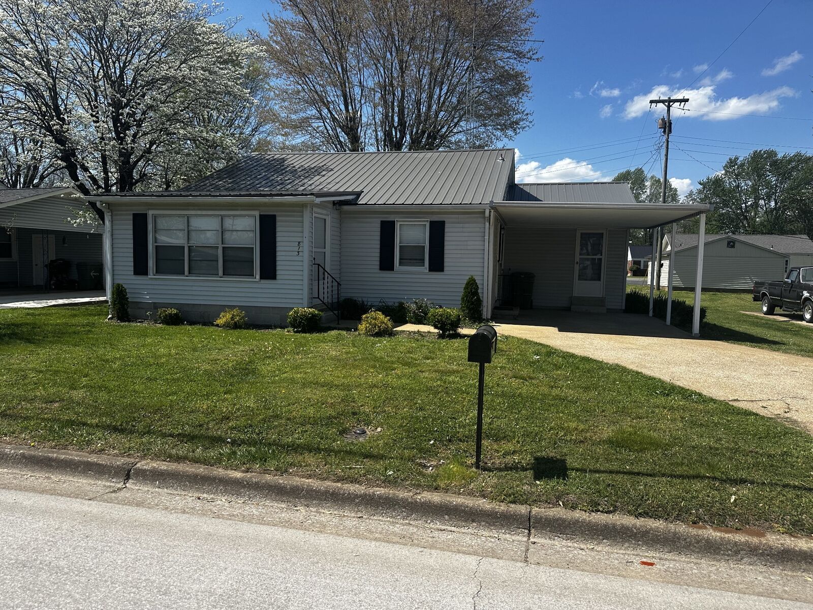 Property Photo:  813 N Military Ave  TN 38464 