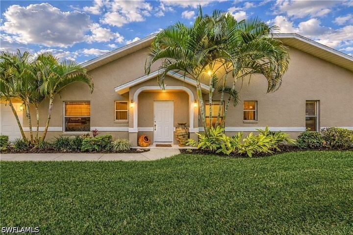 Property Photo:  2037 W Crown Pointe Boulevard  FL 34112 