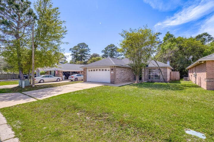 Property Photo:  1756 Ivalea Circle  FL 32566 