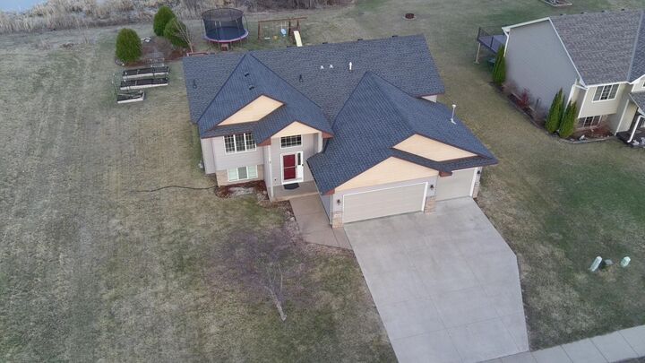 Property Photo: 929 Farmers Ridge Trail MN 56011