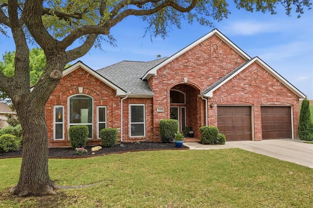 Property Photo: 8409 Sequoia Way TX 76137