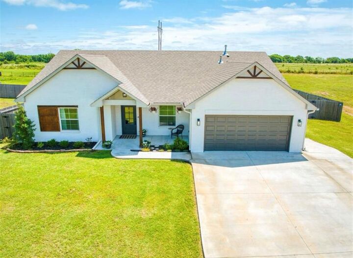 Property Photo:  11611 Carefree Lane  OK 74804 