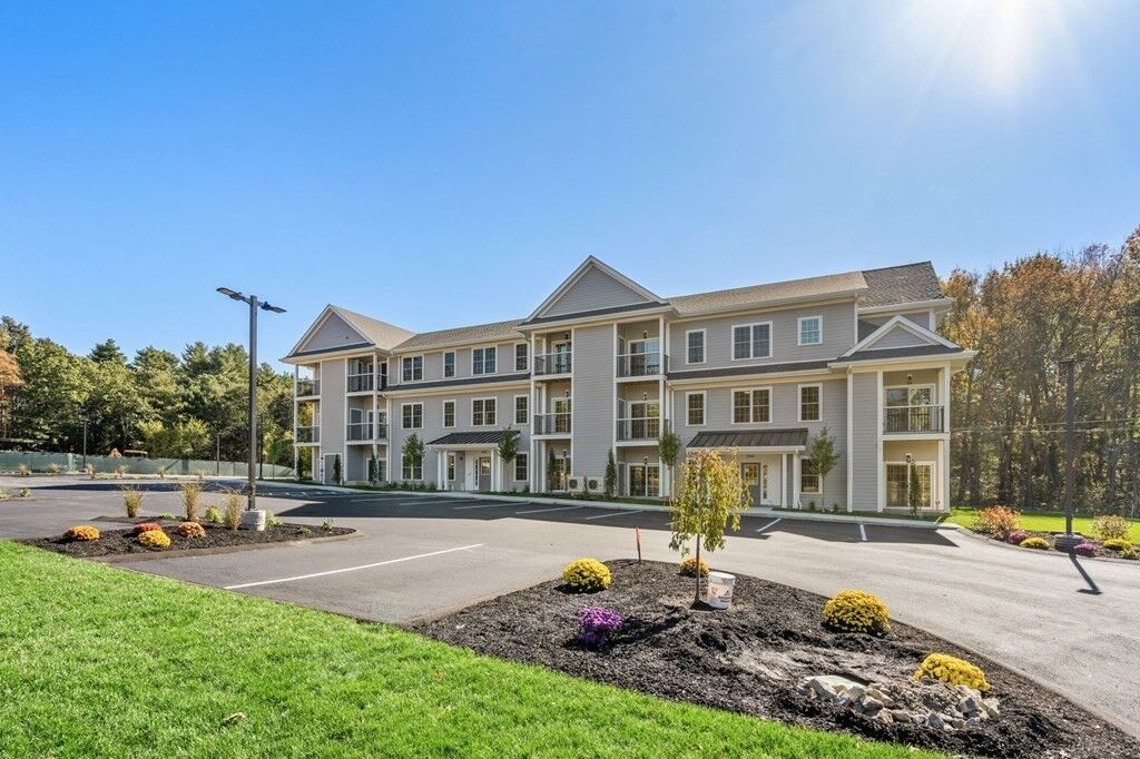Property Photo: 242 Main 202 MA 02054