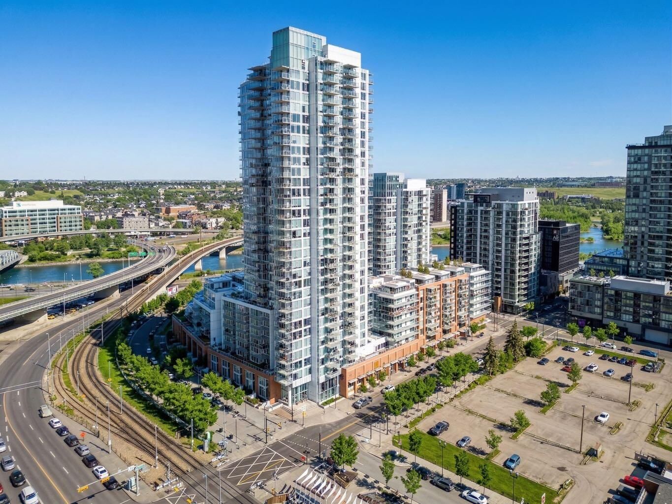 Property Photo:  510 6 Avenue SE 1703  AB T2G 1L7 