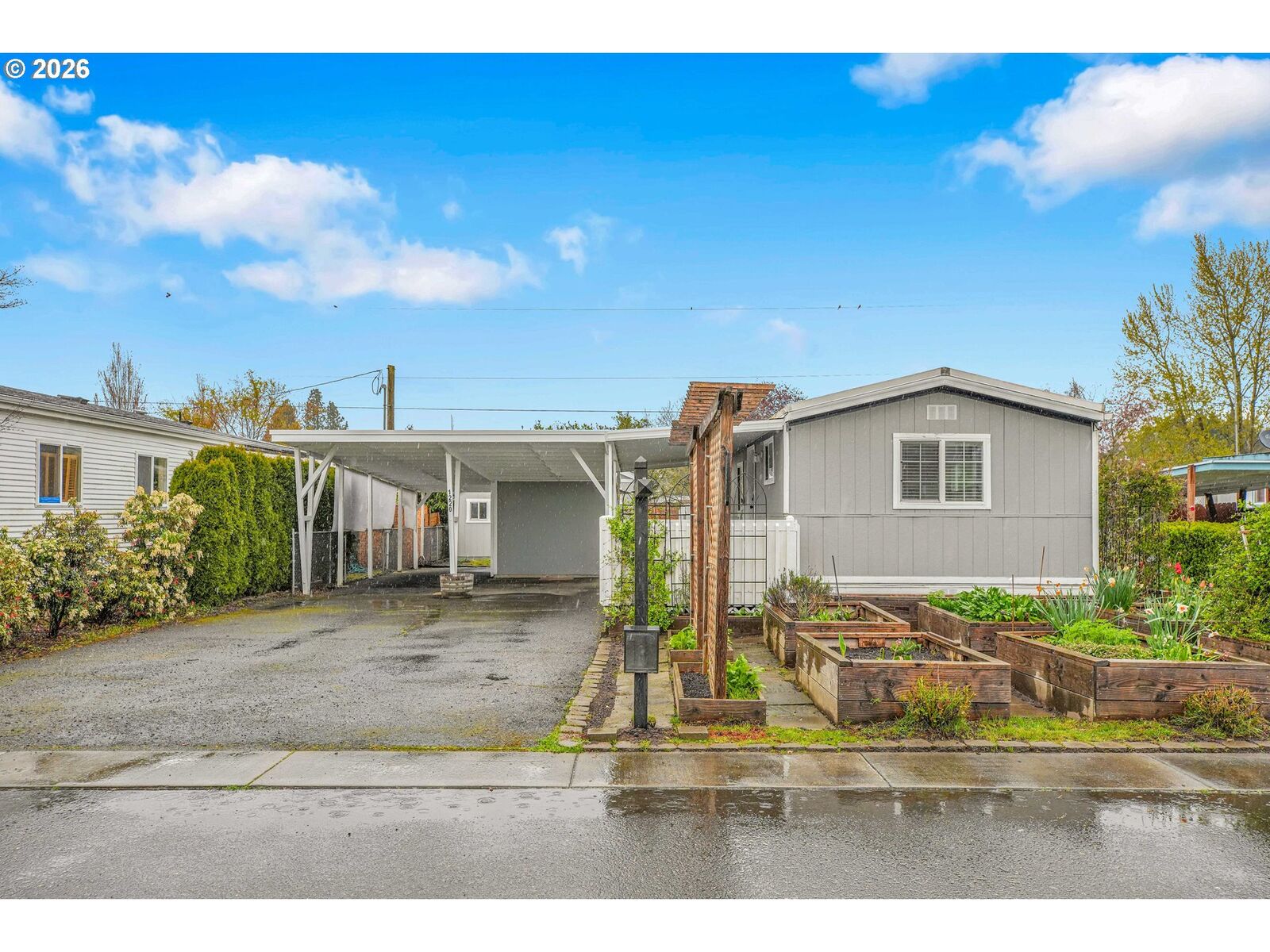 Property Photo:  1220 NE Knowles Dr  WA 98685 