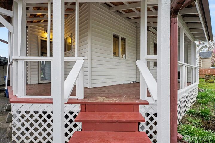 Property Photo:  6109  Pacific Avenue  WA 98408 