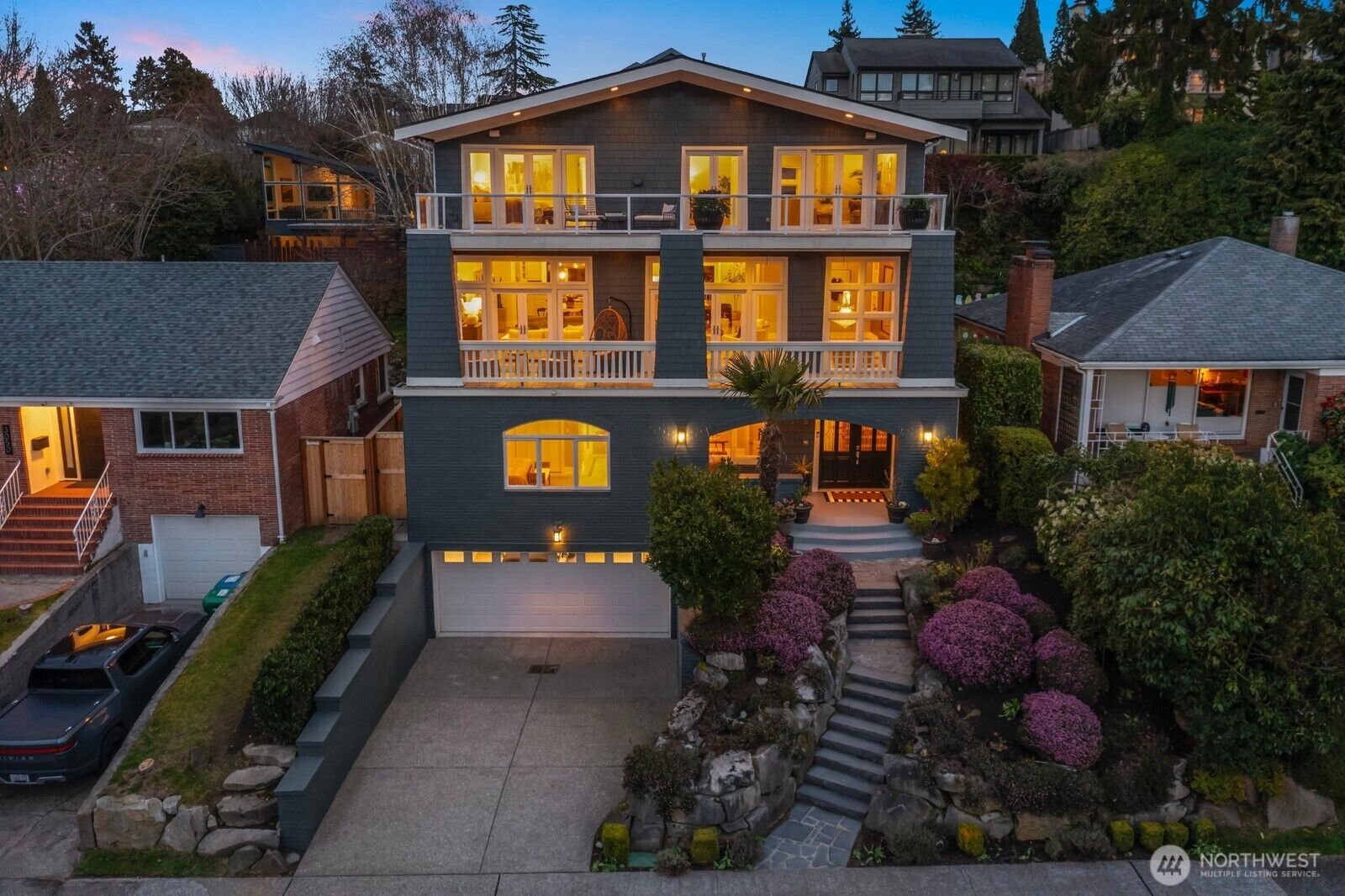 Property Photo:  3046  43rd Avenue W  WA 98199 