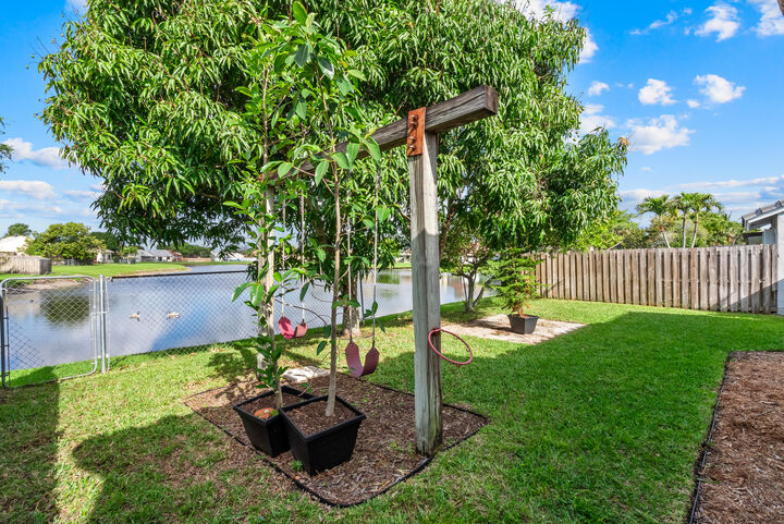 Property Photo:  6154 Country Fair Circle  FL 33437 
