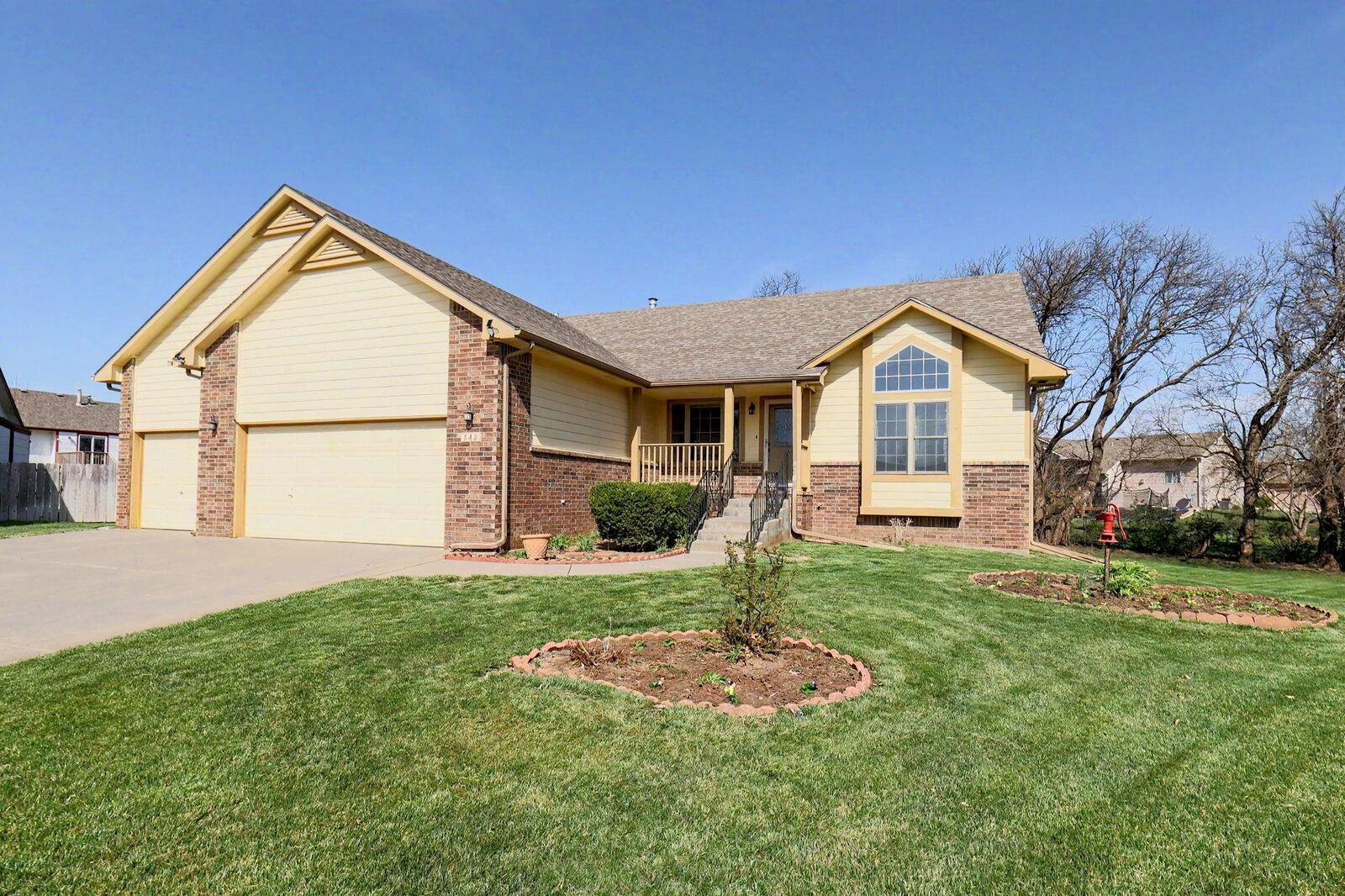 Property Photo:  542 E Cheyenne Ct  KS 67067 