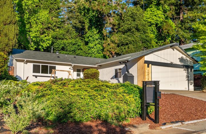 Property Photo:  10910 Glen Artney Street  CA 94605 