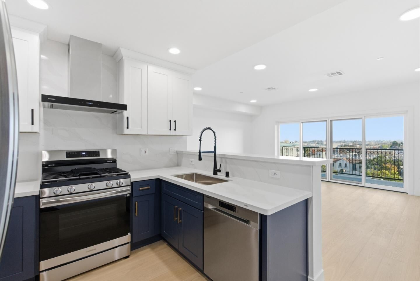 Property Photo:  560 El Camino Real 206  CA 94070 