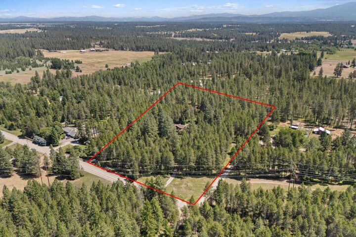 Property Photo:  28310 N Short Rd  WA 99006 