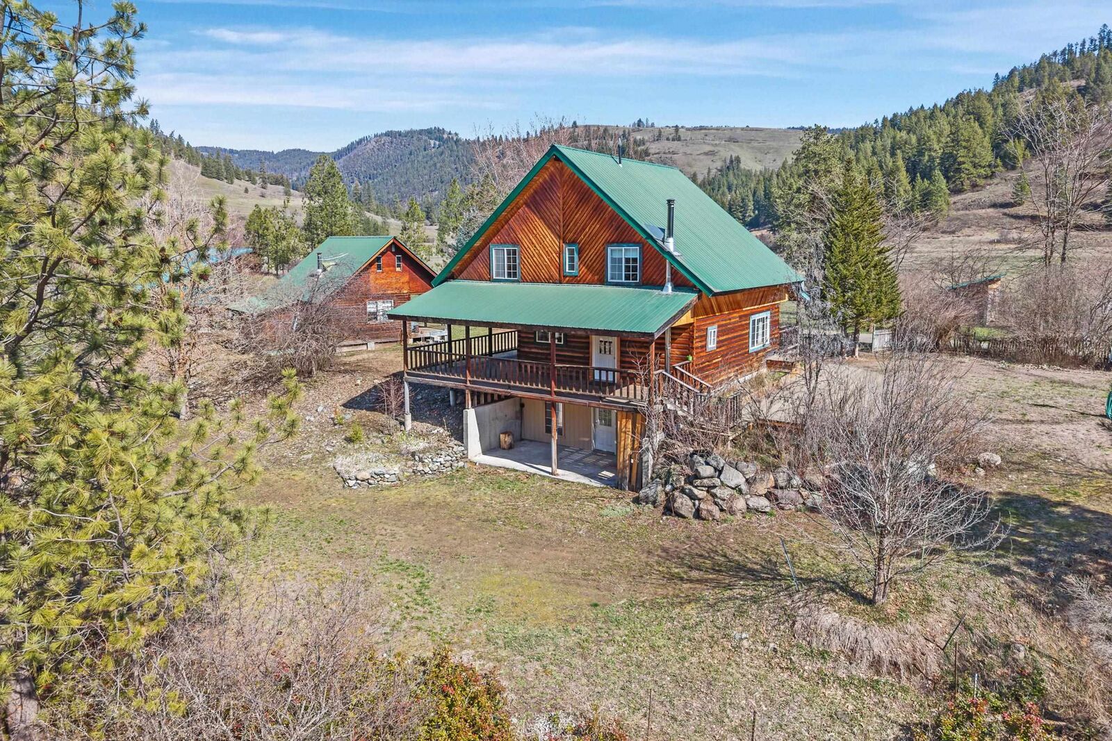 Property Photo:  3019 Pierre Lake Rd  WA 99141-9999 