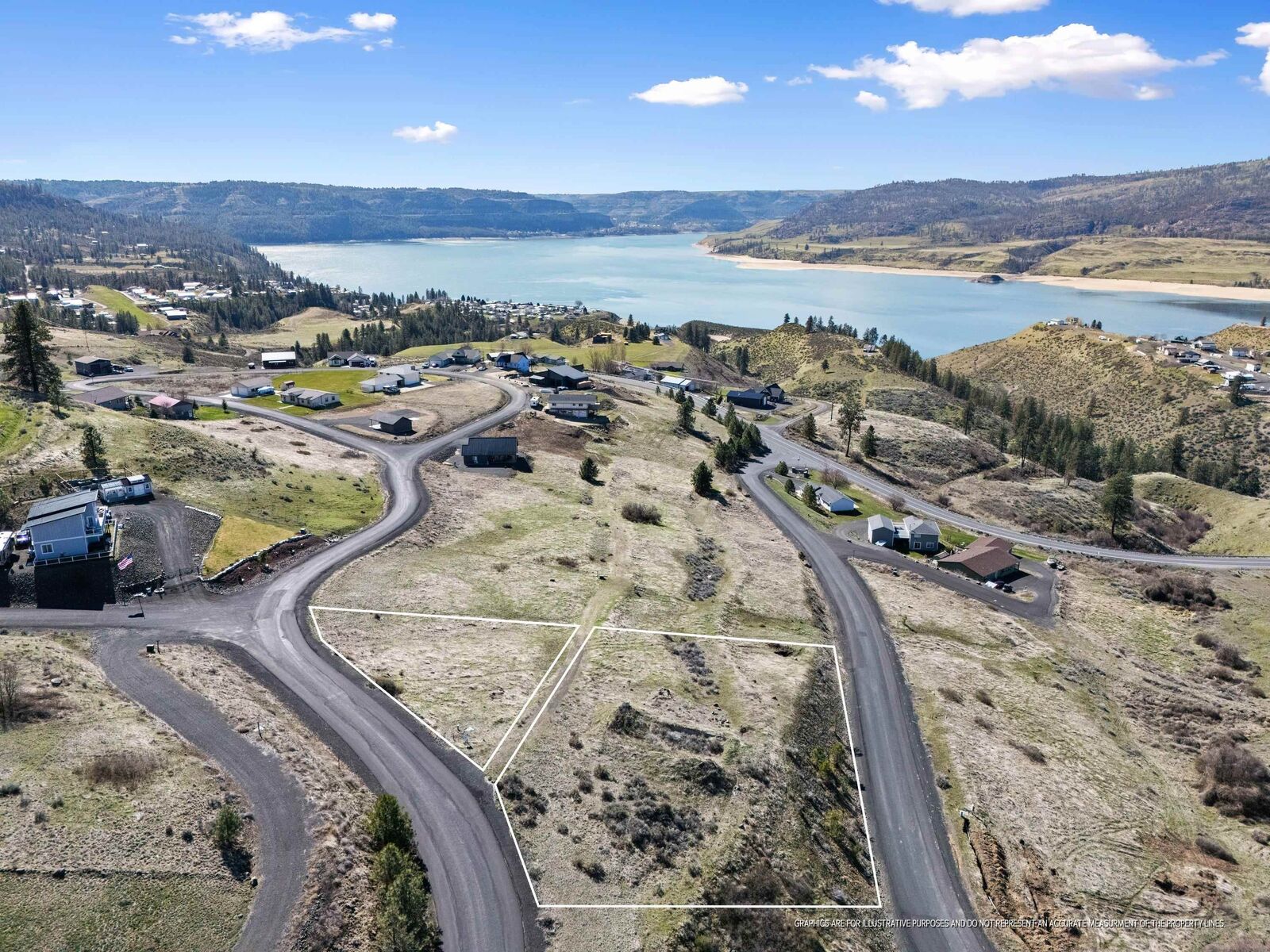 Property Photo:  41025-41035 Scenic Dr. N  WA 99122 