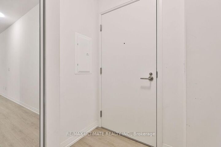 Property Photo: 8 Widmer Street 515 ON M5V 2E7