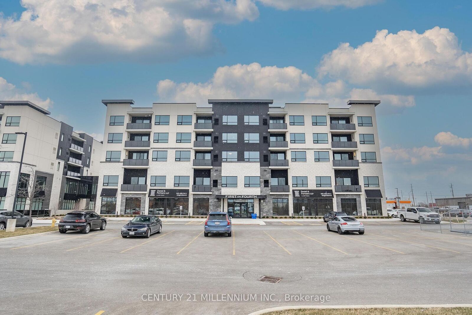 Property Photo:  300B On The Fourth Avenue N 403  ON L2S 0E6 