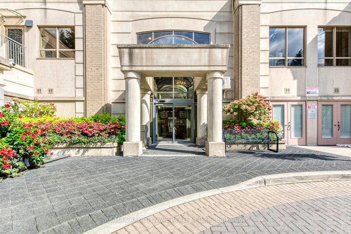 Property Photo: 5418 Yonge Street 1805 ON M2N 6X4