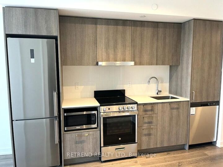 Property Photo: 195 Commerce Street 1709 ON L4K 0P9