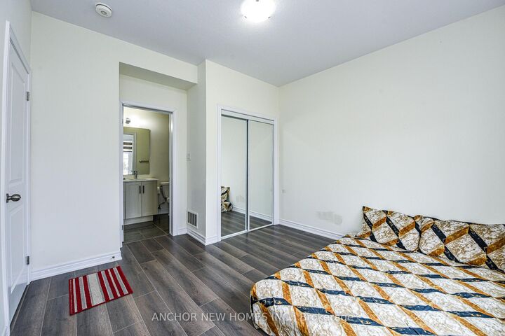 Property Photo: 10 Birmingham Drive 23 ON N1R 0C6