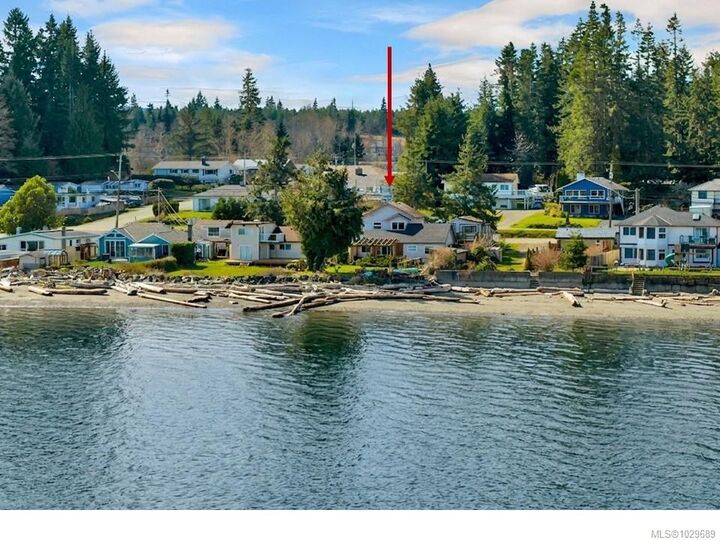 4005 Island Hwy S — photo 1