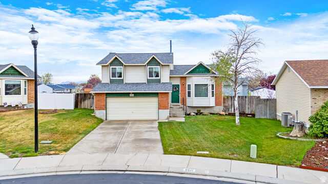 Property Photo: 6641 S Coleus Ct UT 84081