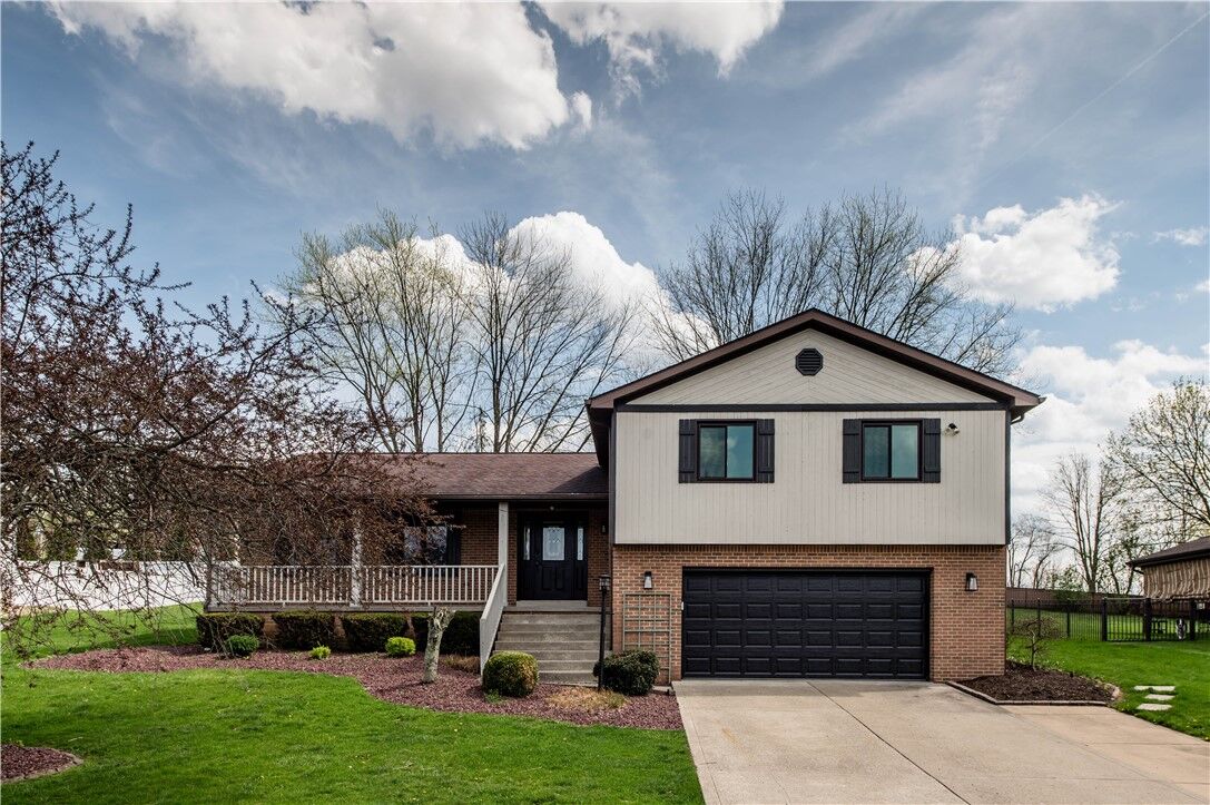 Property Photo: 5 Deerfield Dr PA 15636