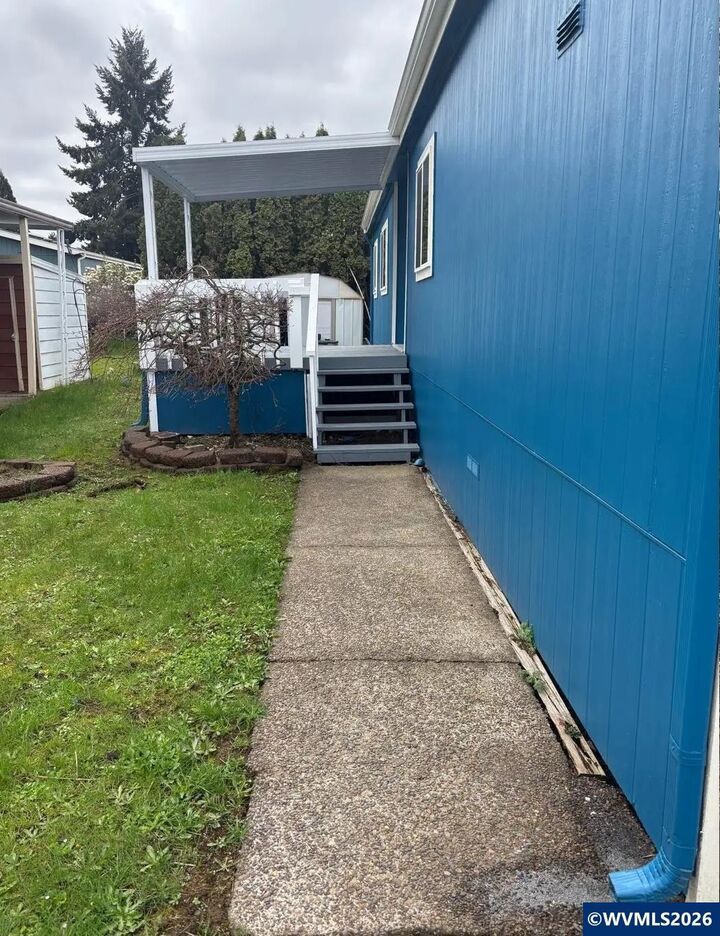 Property Photo:  1400 Candlelight #174 Dr 174  OR 97402 