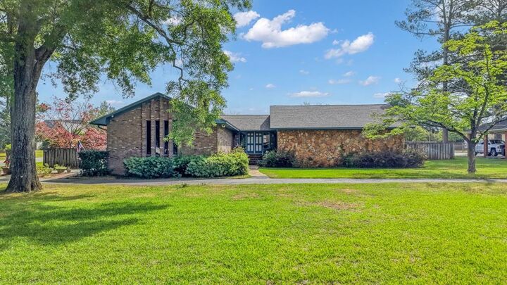 Property Photo:  1814 Whisperwood St  GA 31721 