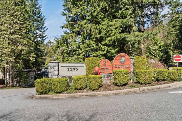 Property Photo: 3295 Sunnyside Road 12 BC V3H 4Z4