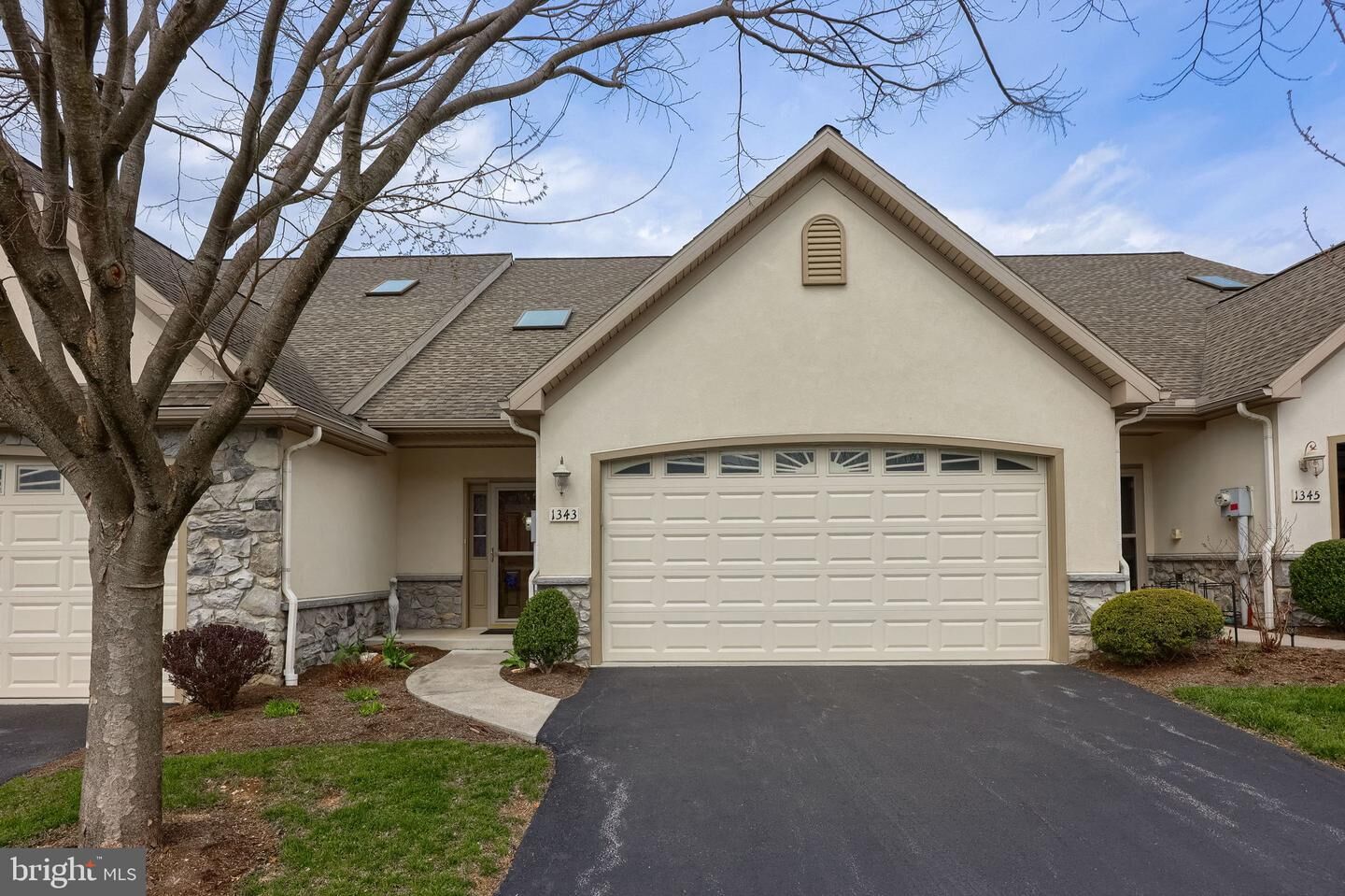 Property Photo: 1343 Fieldstone Drive PA 17552
