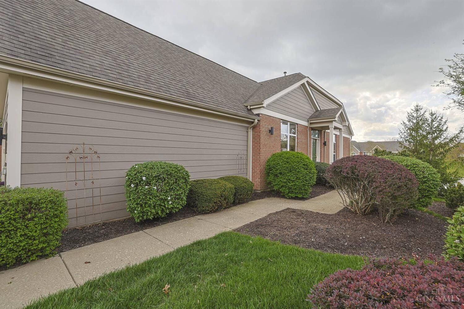Property Photo:  7111 Scarlet Oak Court  OH 45040 