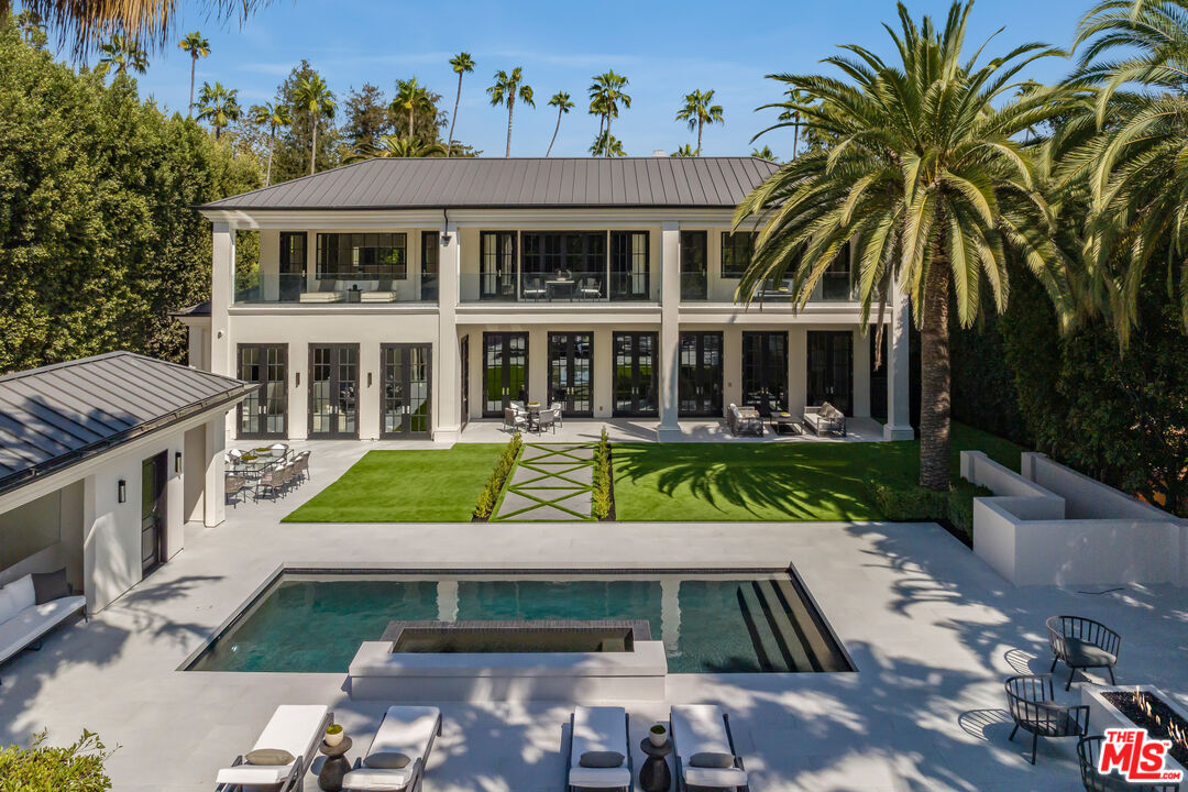 Property Photo: 917 N Crescent Dr CA 90210