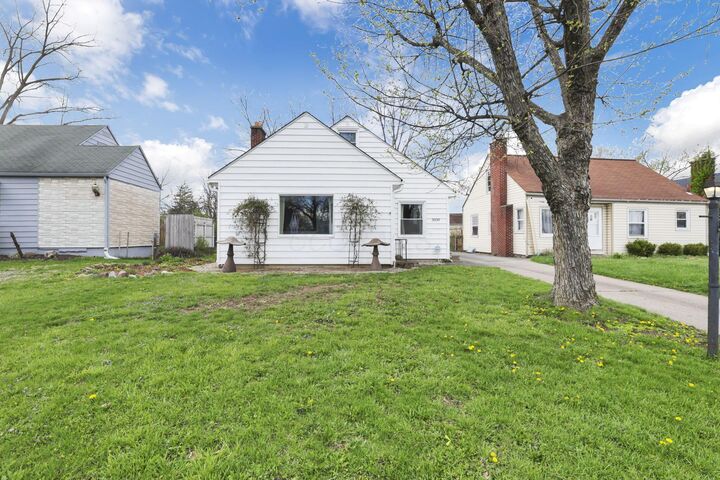 Property Photo:  3039 Dresden Street  OH 43224 