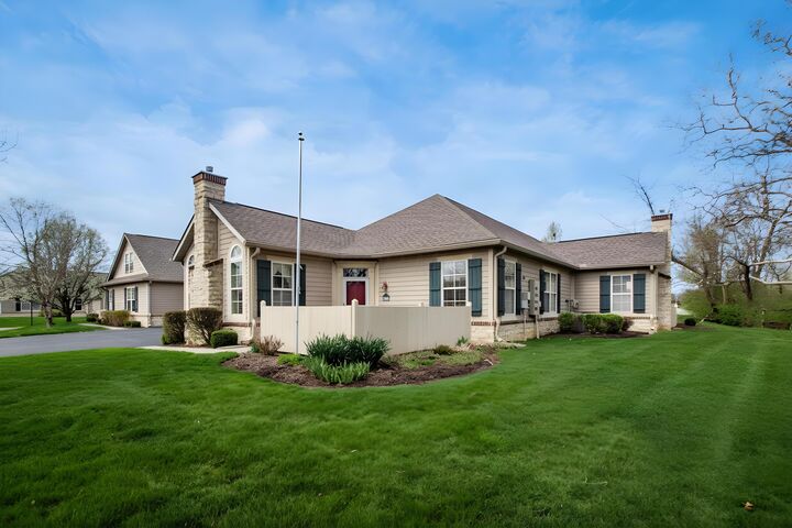 Property Photo: 7585 Red Maple Place OH 43082