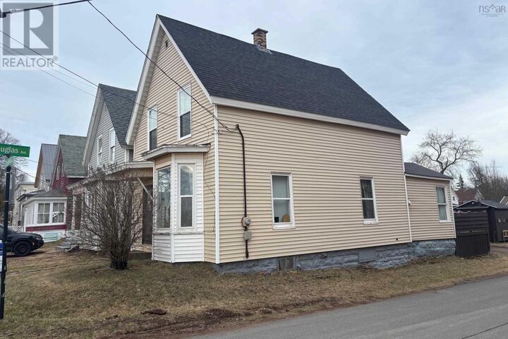 Photo de la propriété:  3 Crescent Avenue  NS B4H 1T8 