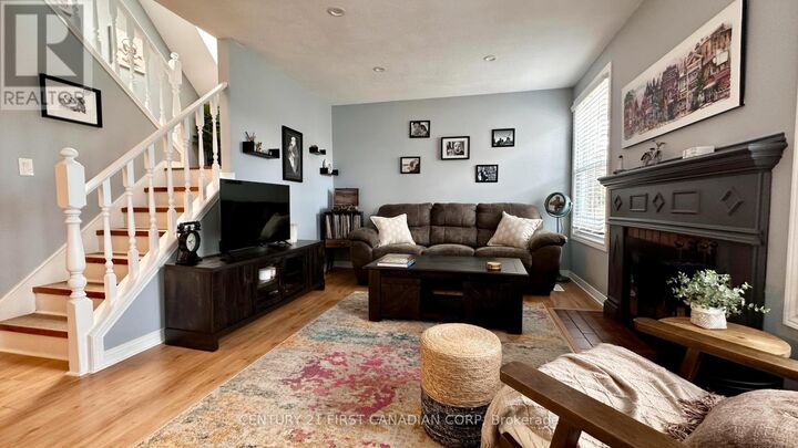 Photo de la propriété:  15 Chancton Crescent  ON N6E 2Y5 