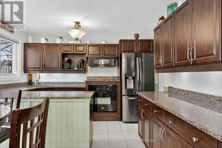 Photo de la propriété:  59 Kawartha Hts Boulevard  ON K9J 1N5 