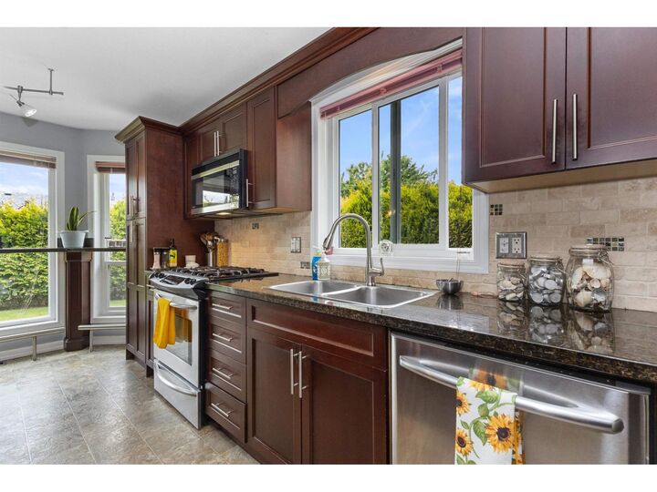 Photo de la propriété:  34654 Dunsmuir Court  BC V2S 6G4 