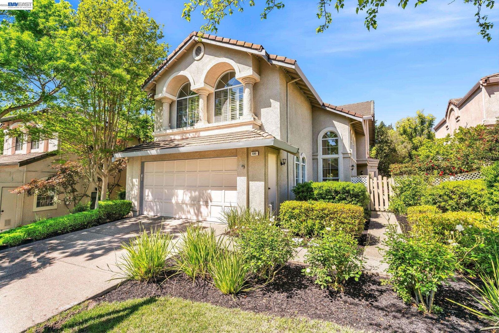 Property Photo: 690 Glasgow Cir CA 94526