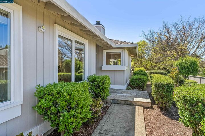 Property Photo: 2131 Myrtle Beach Ln CA 94526