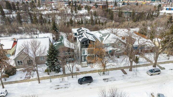 Property Photo: 7927 112S Avenue NW AB T5B 0H6