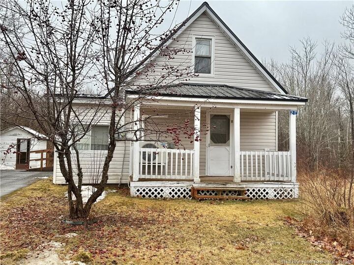 21 Maple Street — photo 1