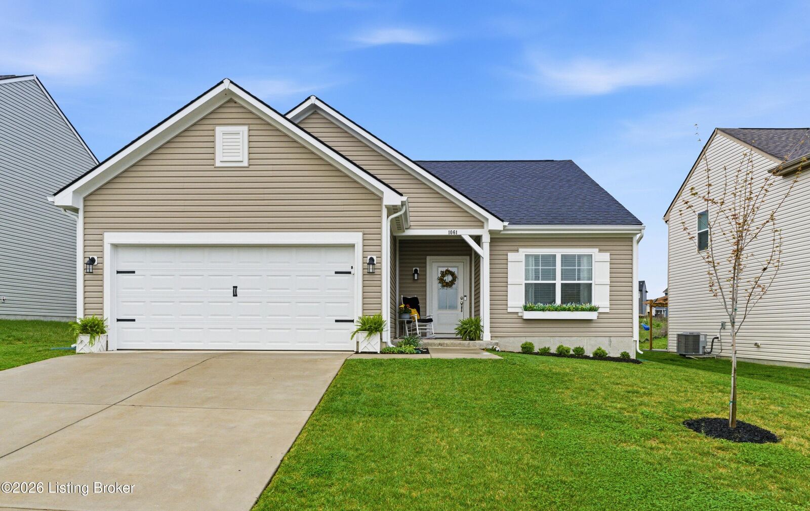 Property Photo:  1061 Stratton Way  KY 40065 
