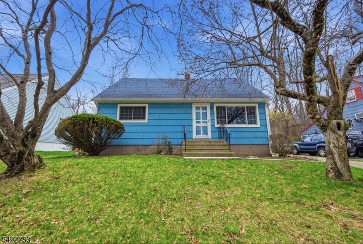 Property Photo:  52 Red Twig Trl  NJ 07403 