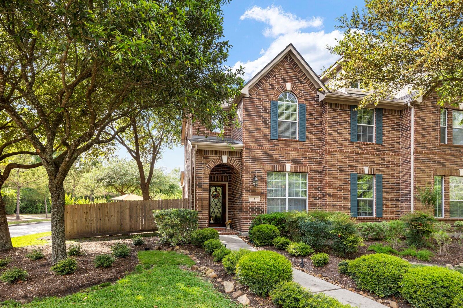 Property Photo: 3 Avenswood Place TX 77382