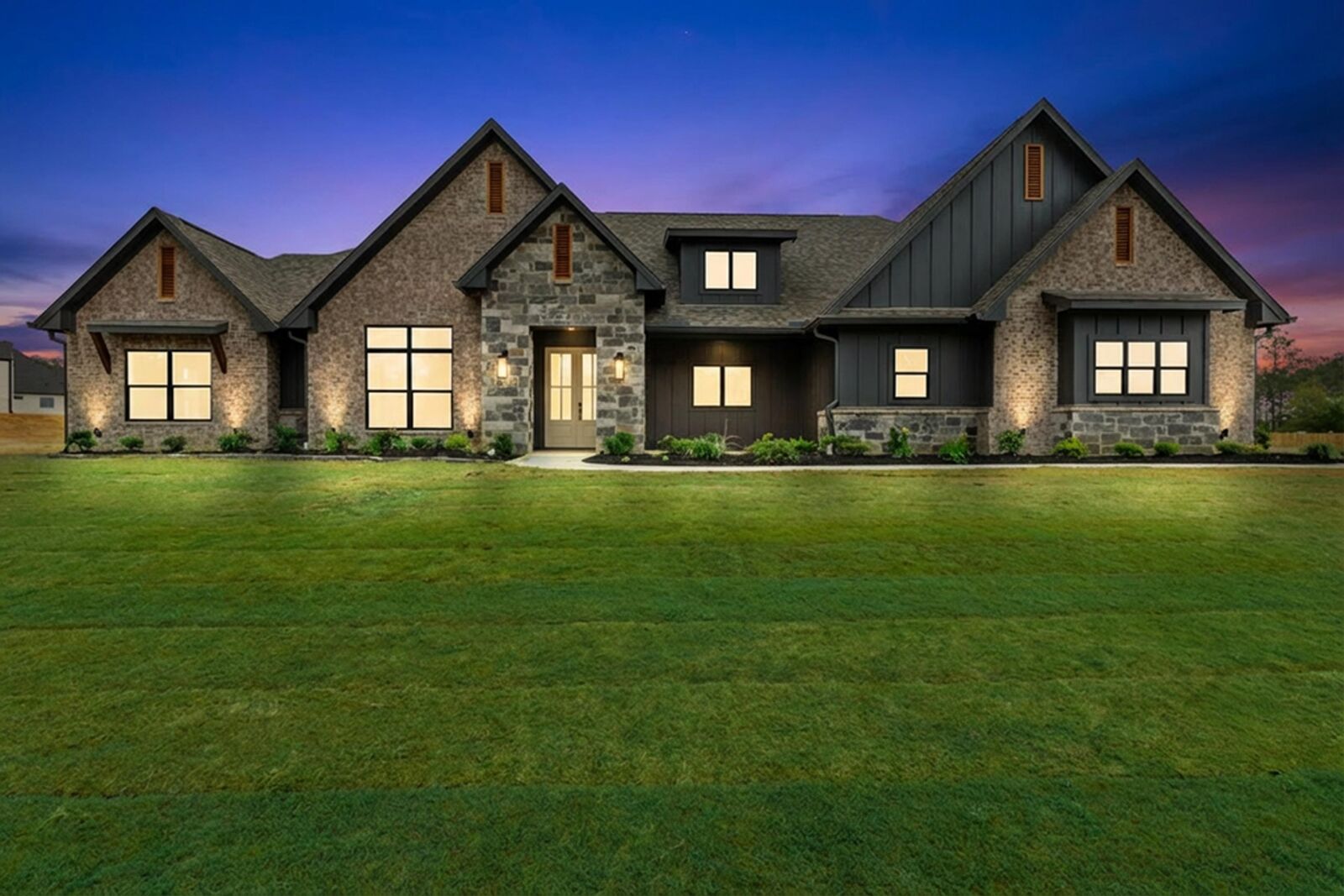 Property Photo:  220 Cottonwood Circle  TX 75605 