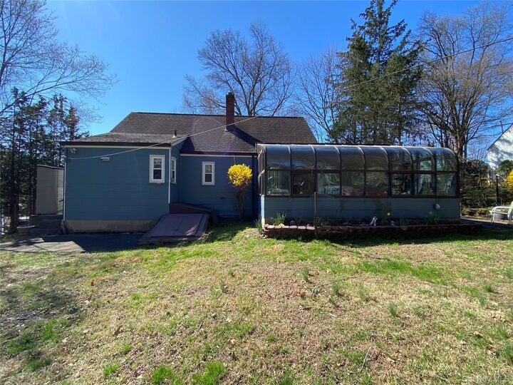 Property Photo:  315 Manor Boulevard  NY 10965 