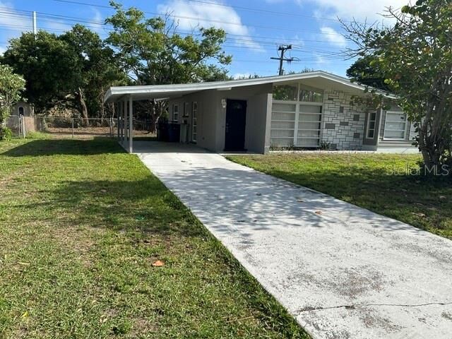 Property Photo: 3707 Schwalbe Drive FL 34235