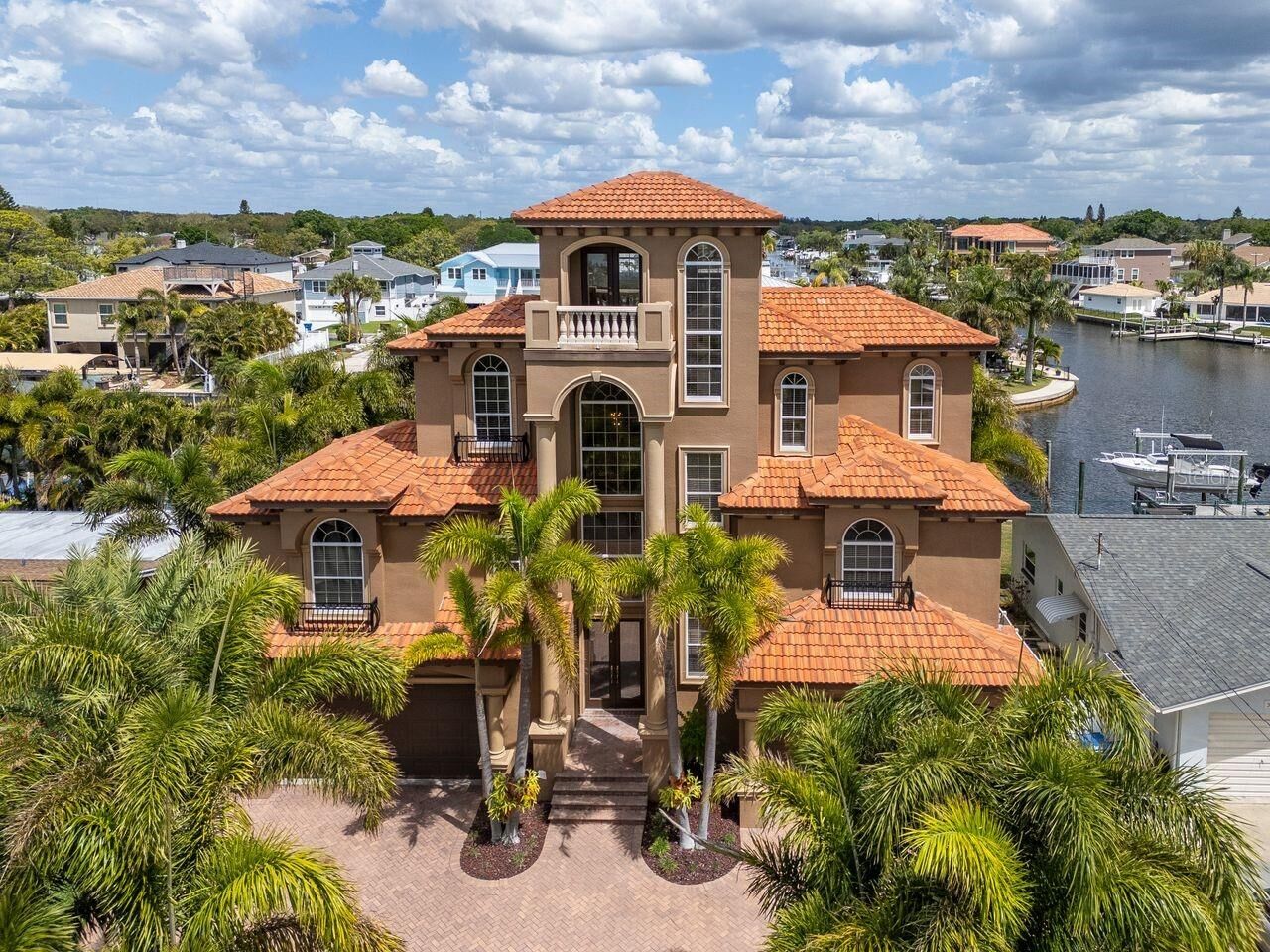Property Photo: 507 Driftwood Drive E FL 34683